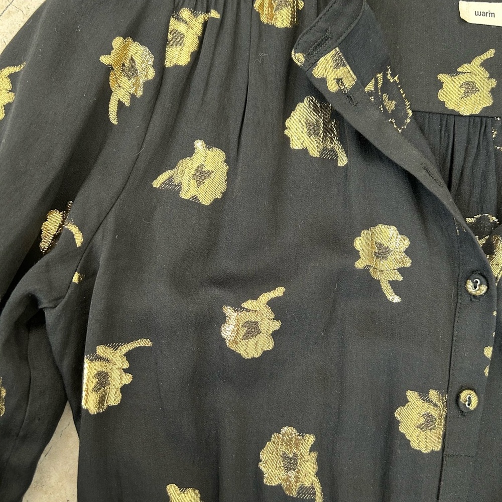 Warm NY Ladyland Maxi Dress
Black Metallic Gold
Long Sleeve
Size 1 Small
$575 - Picture 7 of 13
